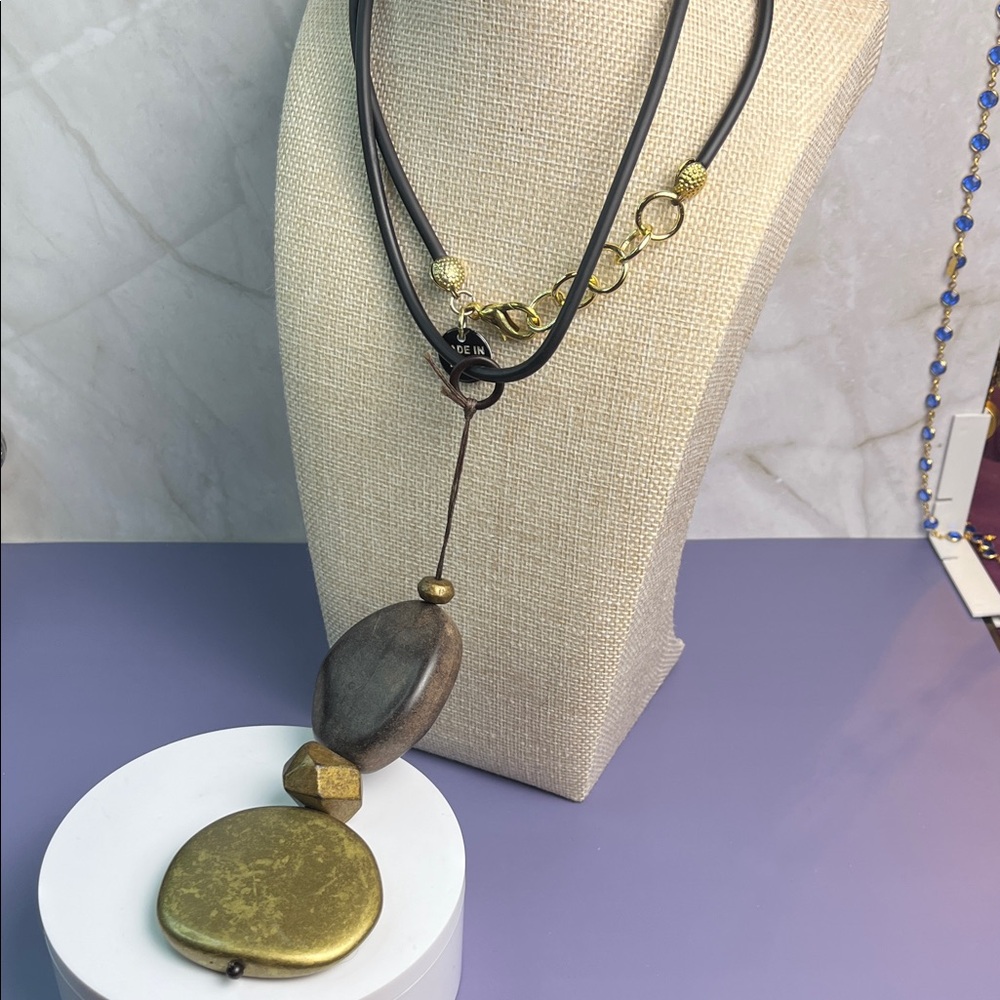 Alisha.D Made in Italy Statement Rock necklace